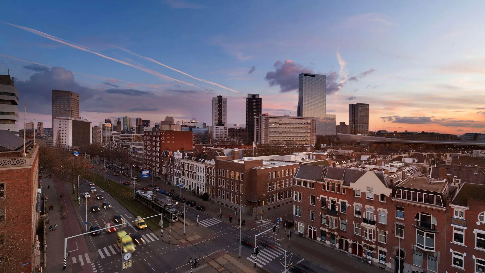 Rotterdam Teleport Hotel