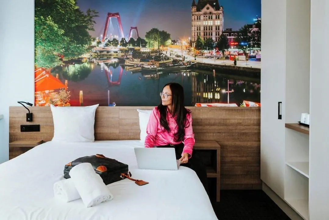 Rotterdam Teleport Hotel 3*,